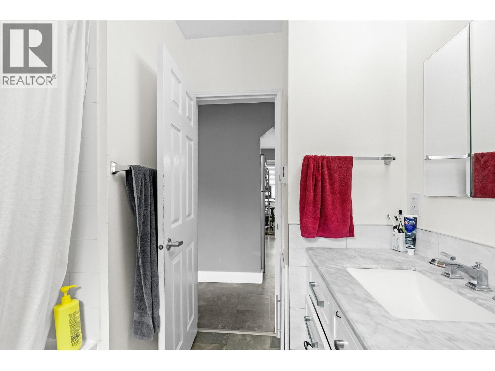 842 Glenmore Drive. Kelowna, British Columbia