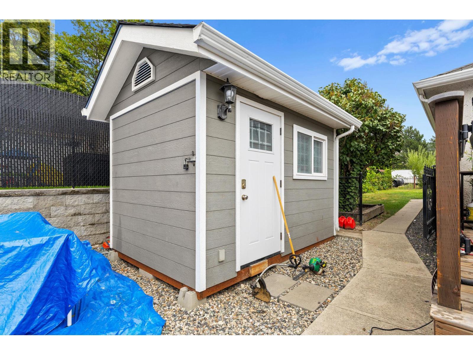 842 Glenmore Drive. Kelowna, British Columbia