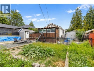 842 Glenmore Drive. Kelowna, British Columbia