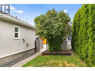 842 Glenmore Drive. Kelowna, British Columbia