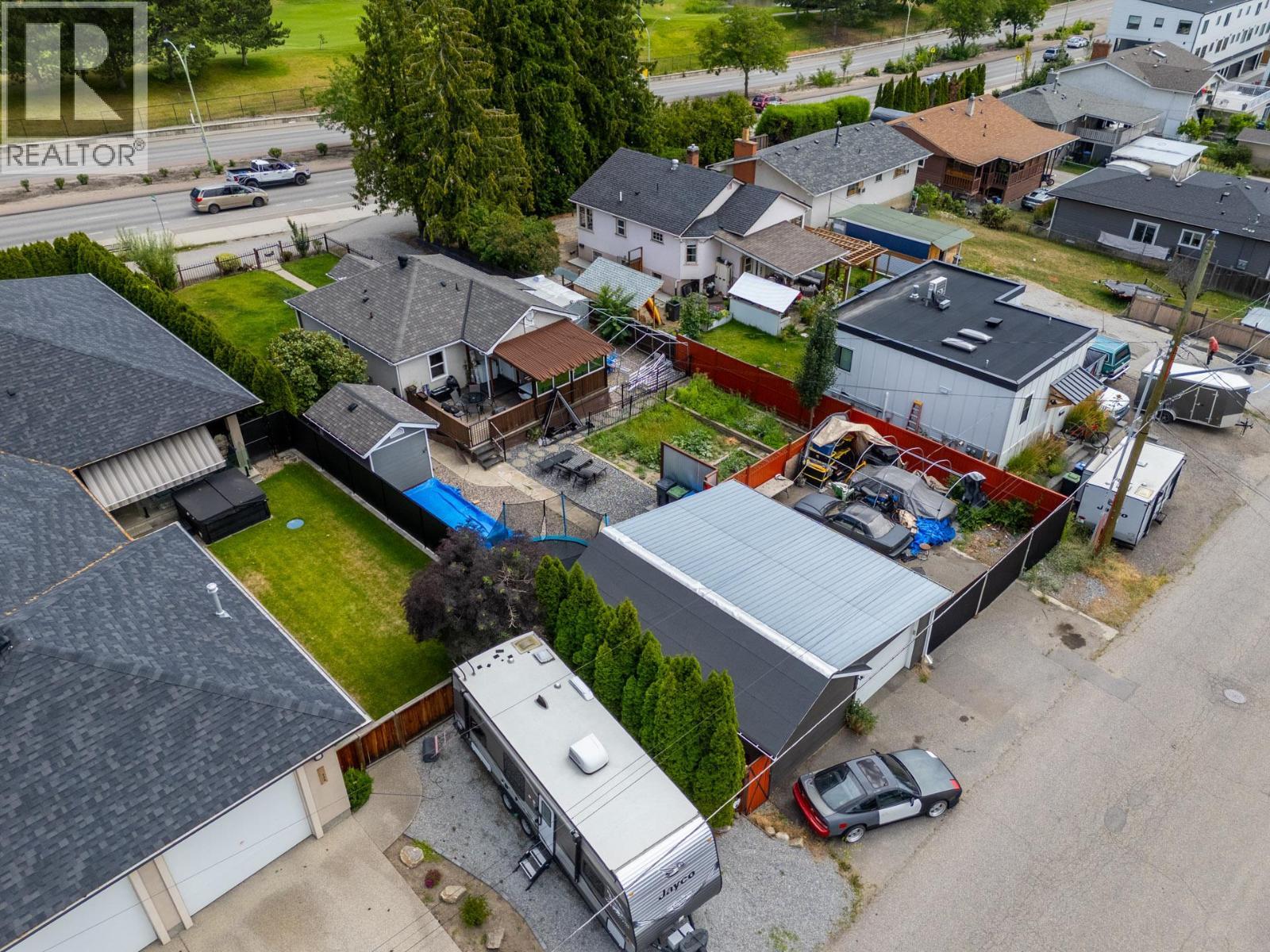 842 Glenmore Drive. Kelowna, British Columbia