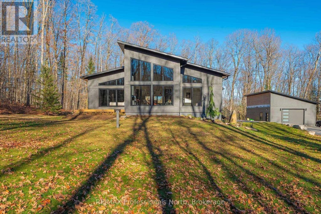 3777 Glamorgan Road, Dysart Et Al (dysart)