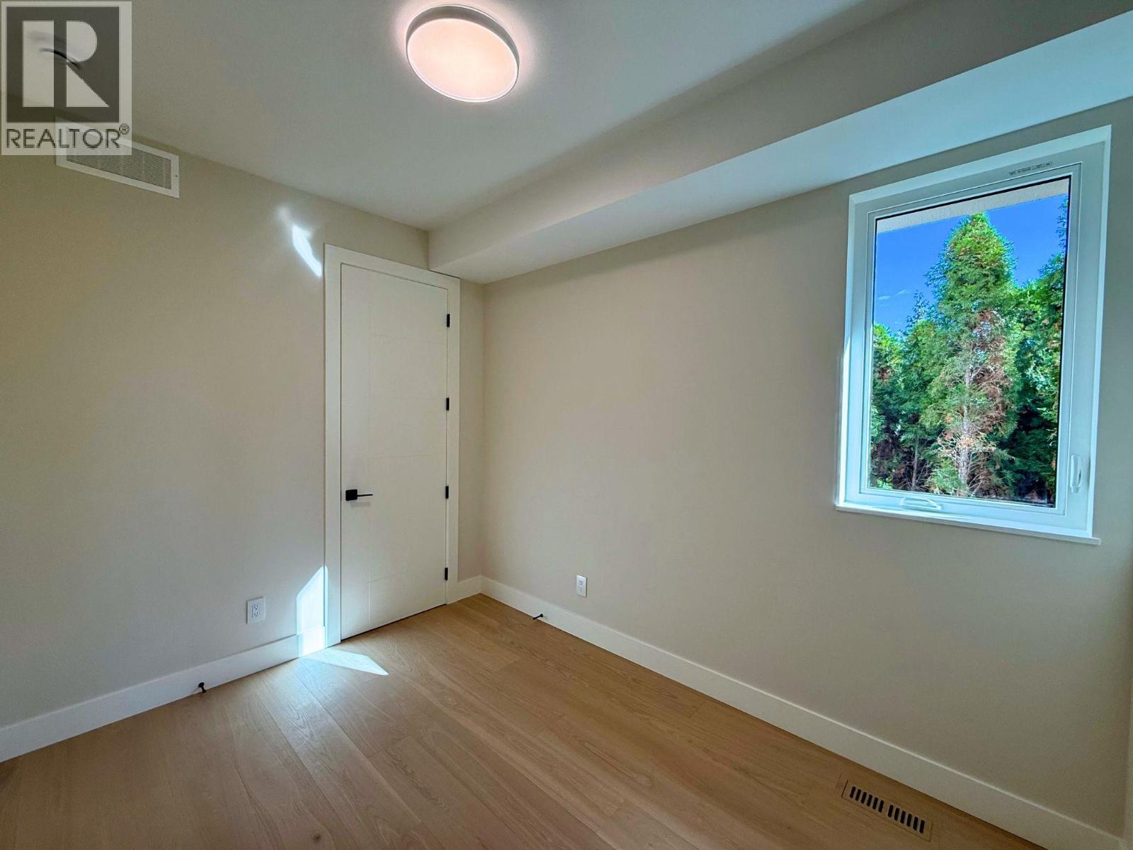 781 Martin Avenue Unit# 4. Kelowna, British Columbia