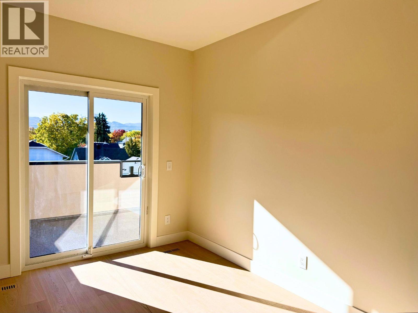 781 Martin Avenue Unit# 4. Kelowna, British Columbia