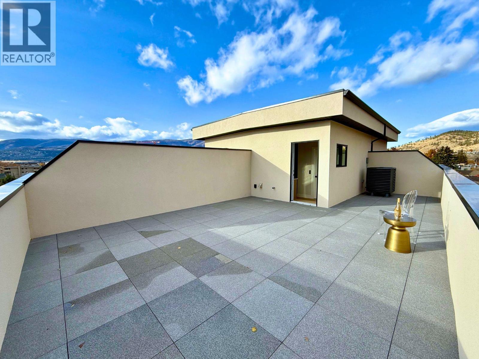 781 Martin Avenue Unit# 4. Kelowna, British Columbia