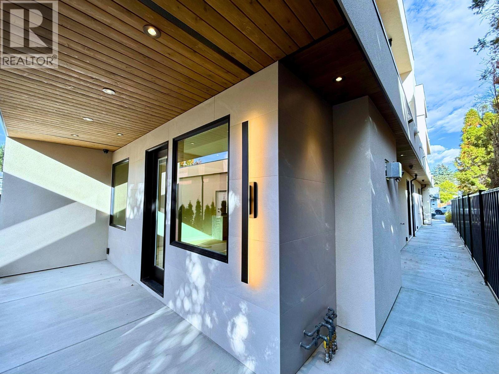 781 Martin Avenue Unit# 4. Kelowna, British Columbia