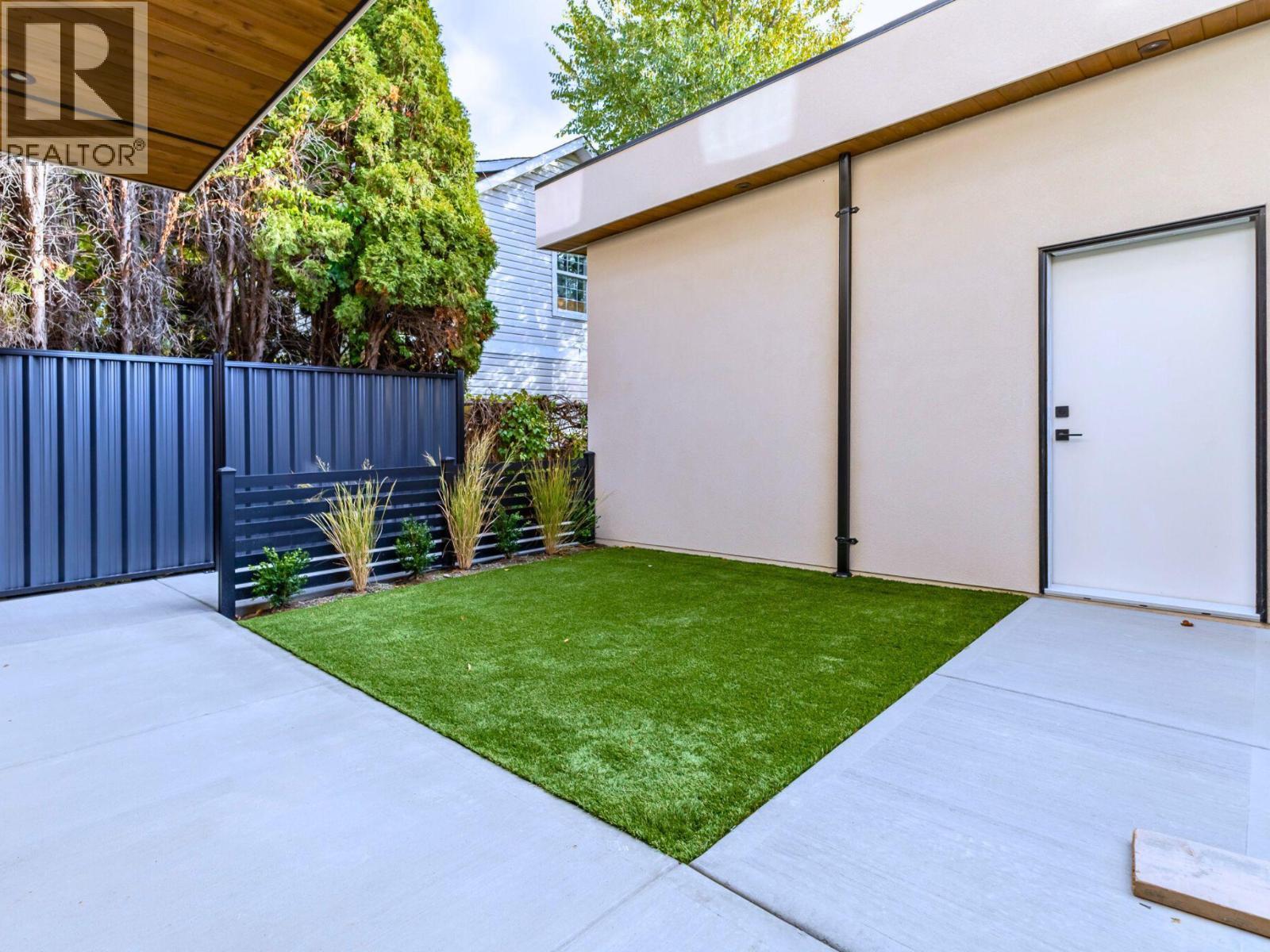 781 Martin Avenue Unit# 4. Kelowna, British Columbia