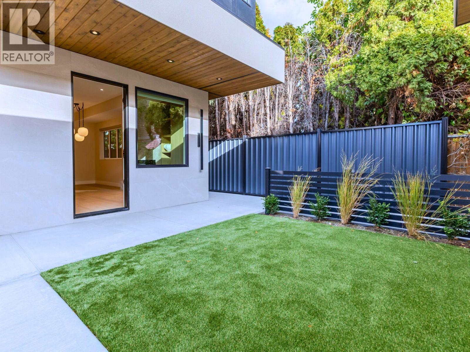 781 Martin Avenue Unit# 4. Kelowna, British Columbia