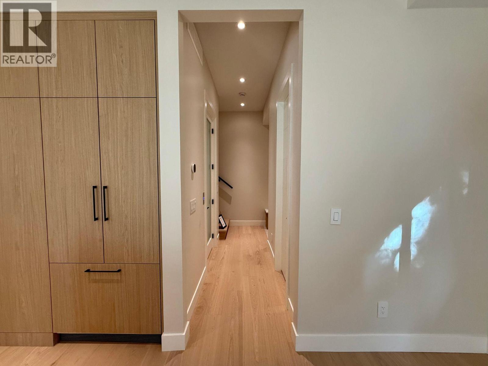 781 Martin Avenue Unit# 4. Kelowna, British Columbia