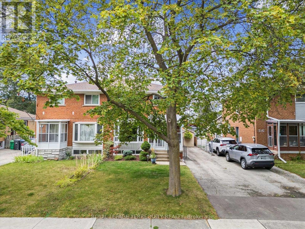 1201 Kingsholm Drive, Mississauga (applewood)
