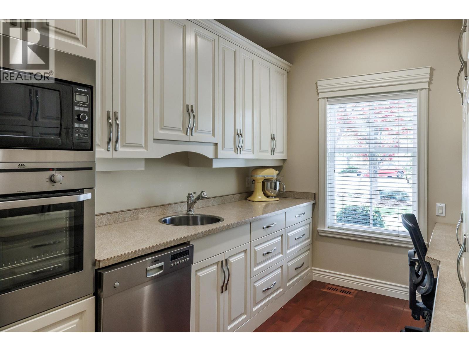 444 Quilchena Drive. Kelowna, British Columbia