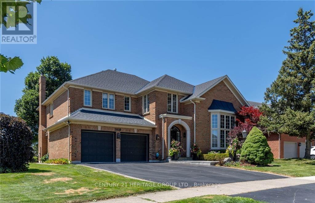 2010 Parklane Crescent, Burlington (rose)