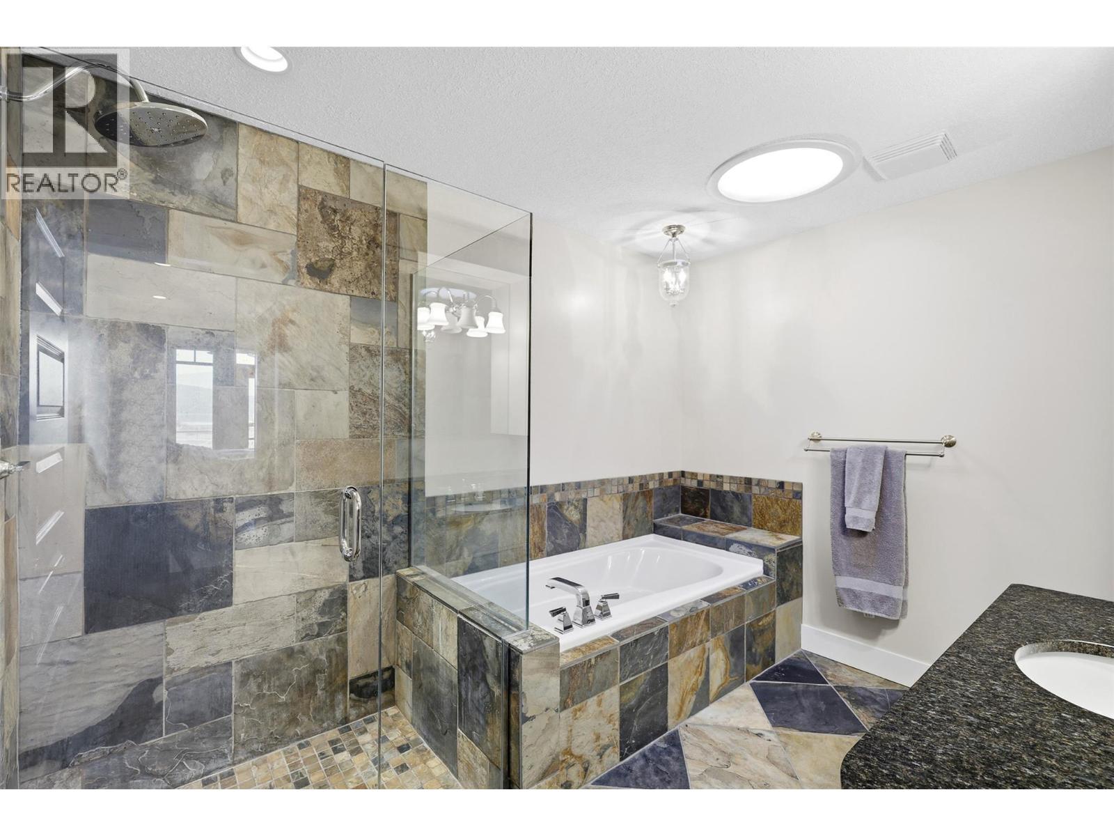 3950 Express Point Road Unit# 29. Scotch Creek, British Columbia