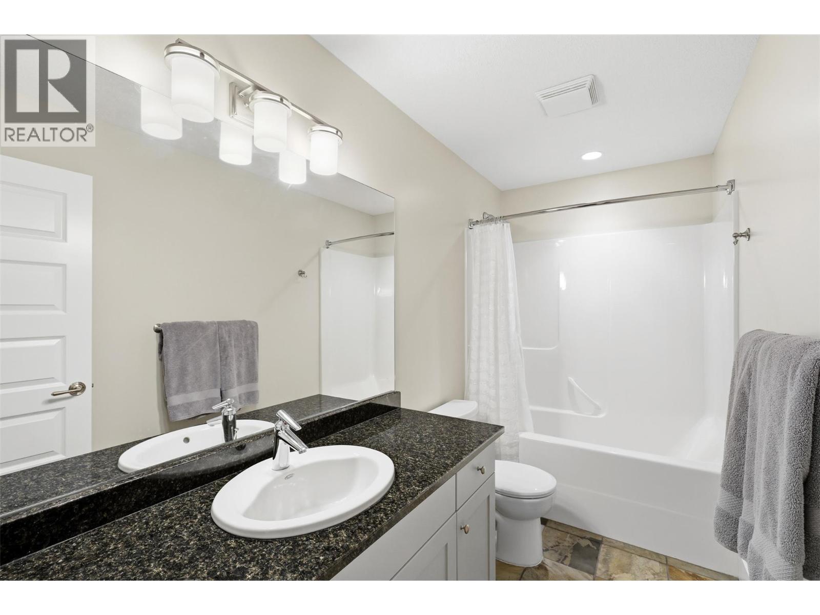 3950 Express Point Road Unit# 29. Scotch Creek, British Columbia