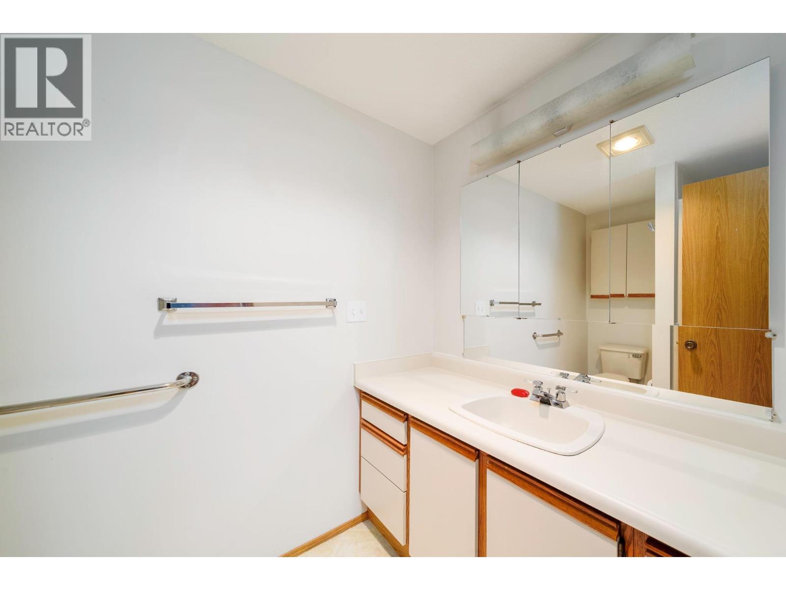 1055 Glenwood Avenue Unit# 101. Kelowna, British Columbia