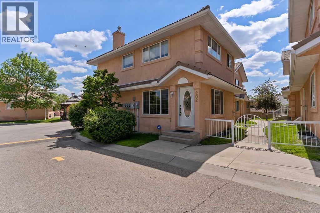 202 Coral Cove Ne, Calgary