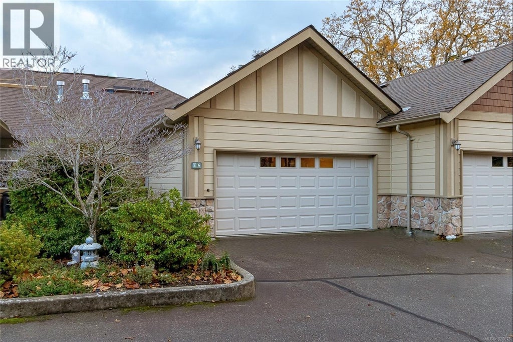 6 3281 Maplewood Road, Saanich