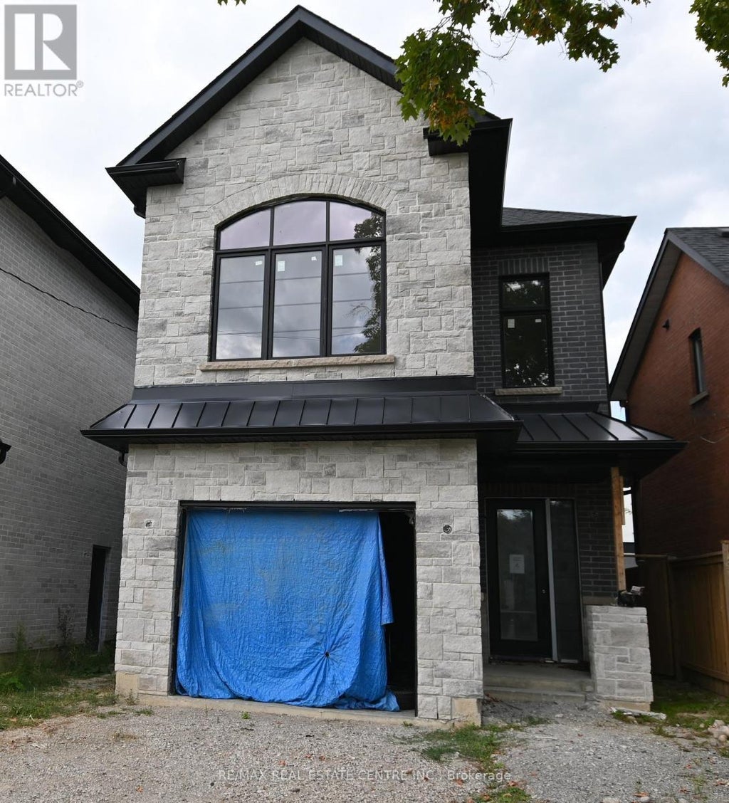 24 Rainbow Drive, Vaughan (west Woodbridge)