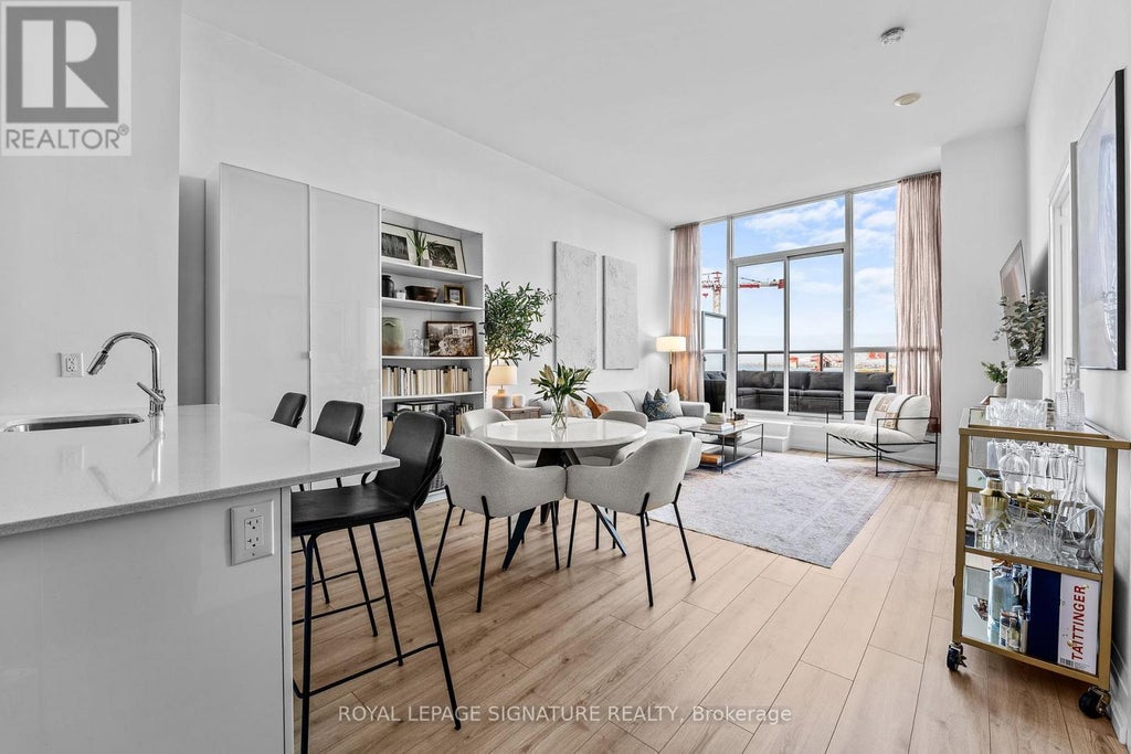 Ph09 - 5 Hanna Avenue, Toronto (niagara)