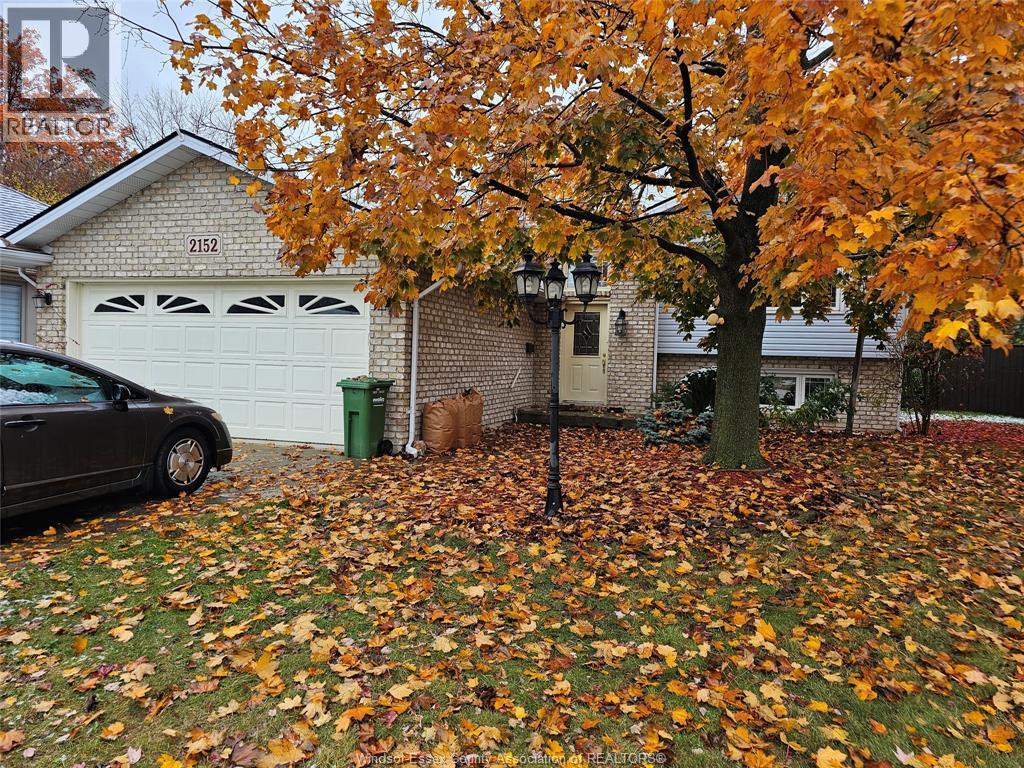 2152 Amy Lynn Park, Windsor