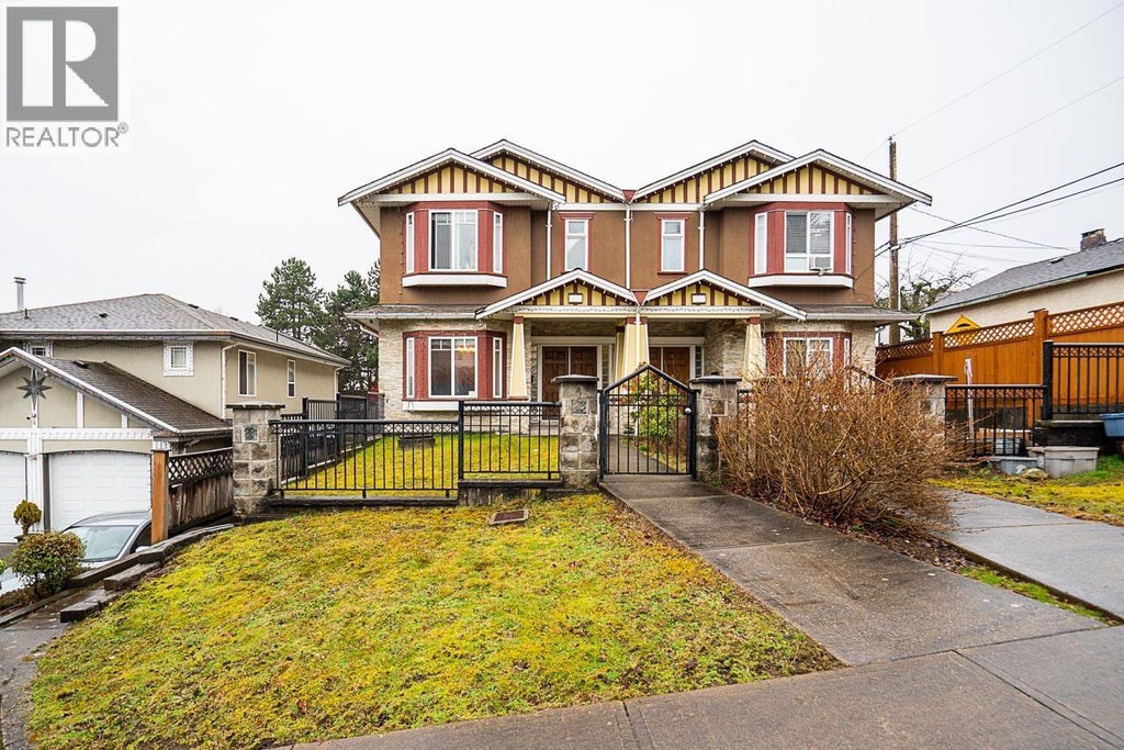528 Sixteen Street, New Westminster