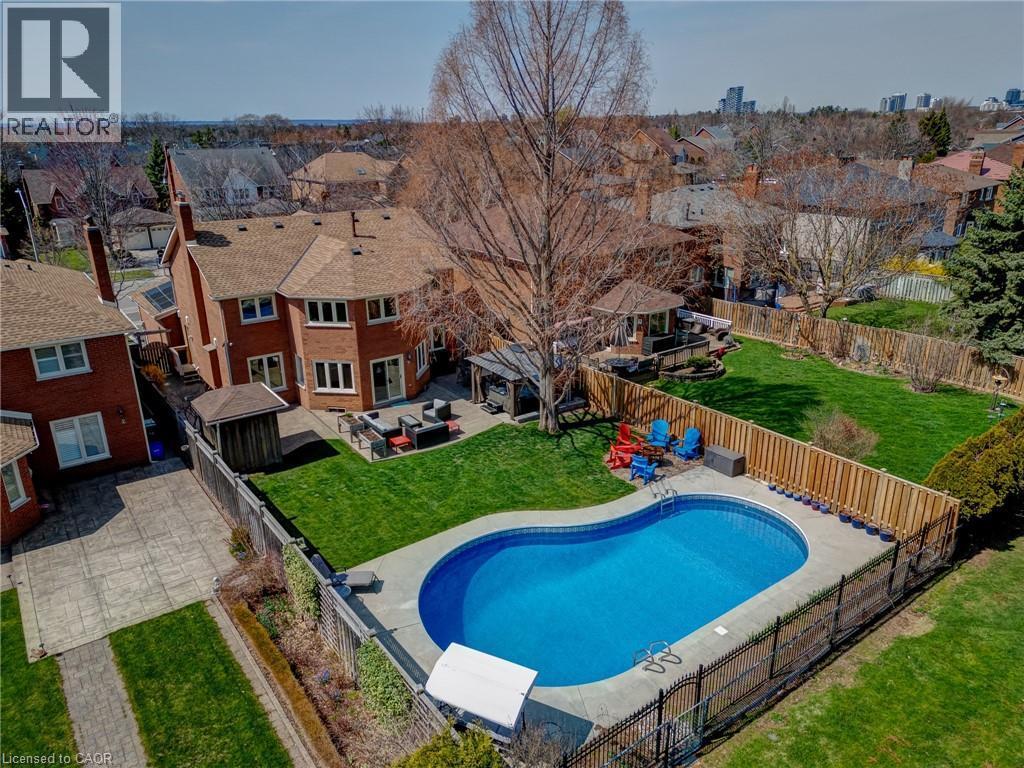2015 Grosvenor Street, Oakville