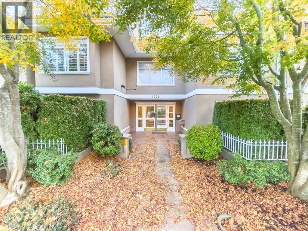 201 1320 55 Street, Delta