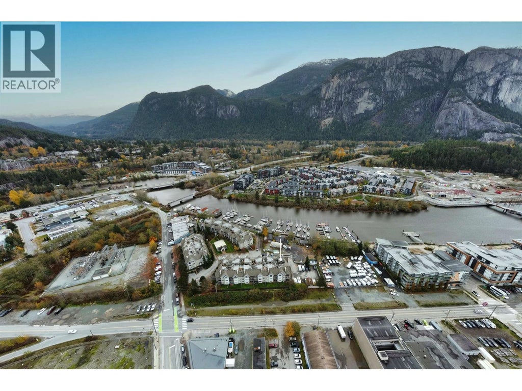 301 1466 Pemberton Avenue, Squamish