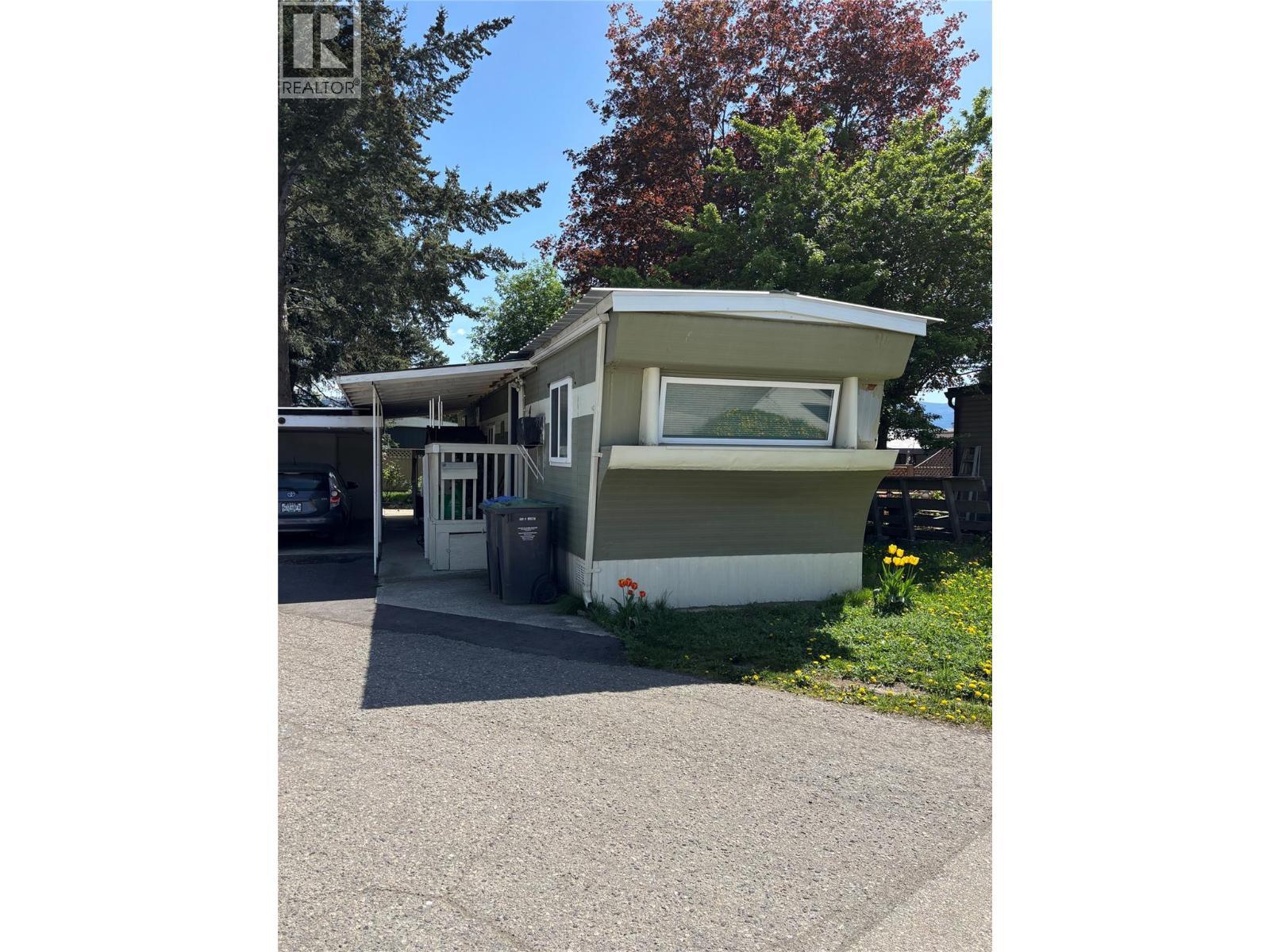 1132 Findlay Road Unit# 4. Kelowna, British Columbia