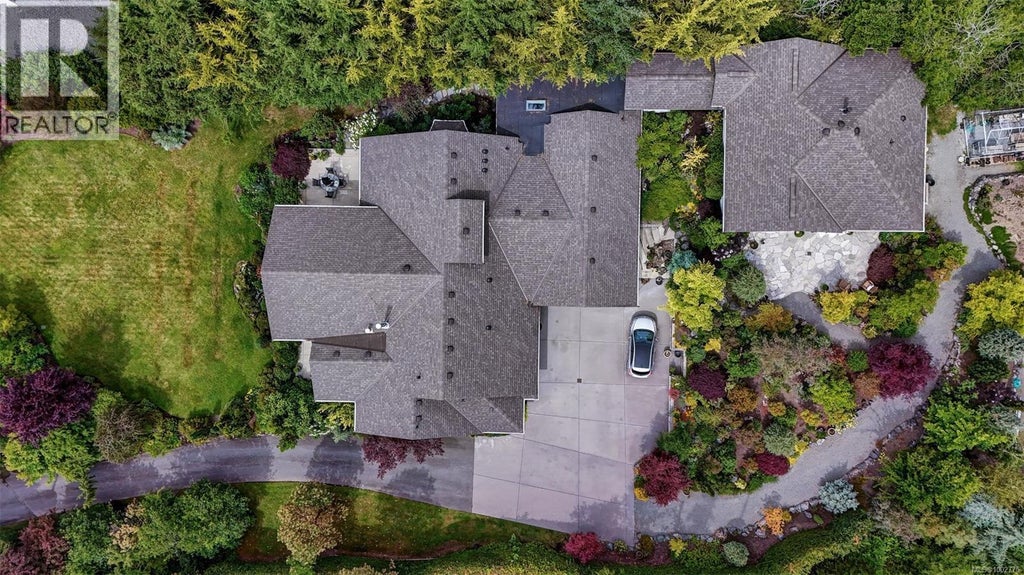 11333 Chalet Road, North Saanich