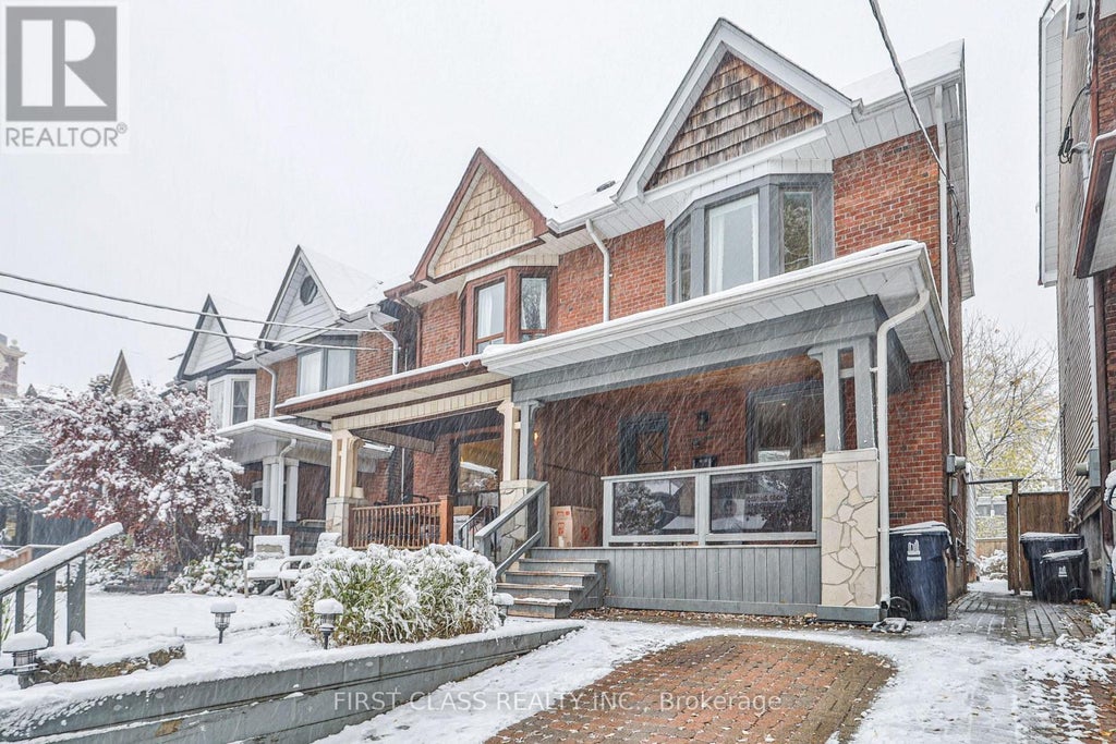 14 Herbert Avenue, Toronto (the Beaches)