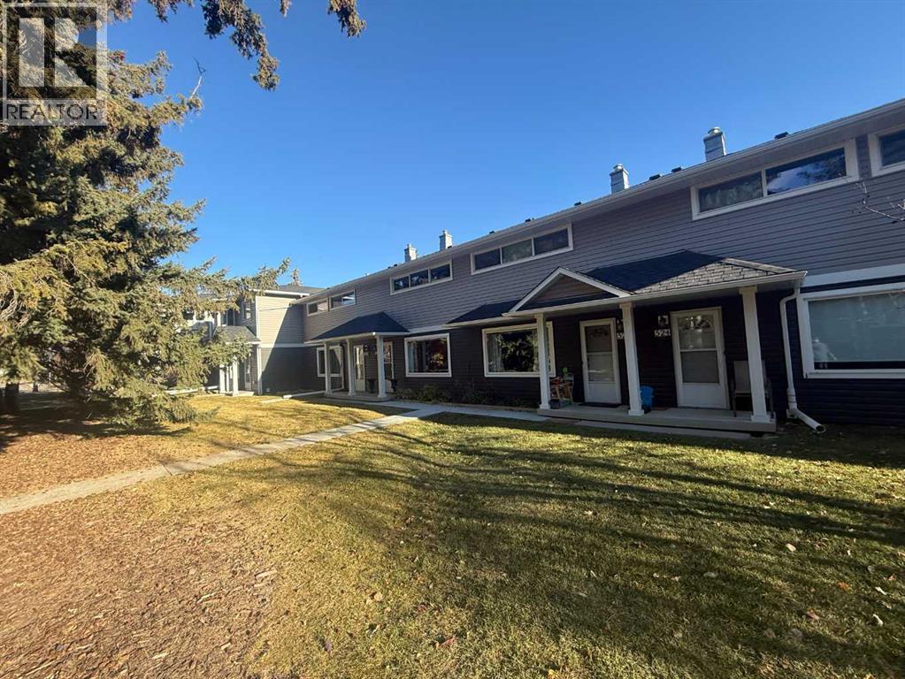 522 Regal Park Ne, Calgary