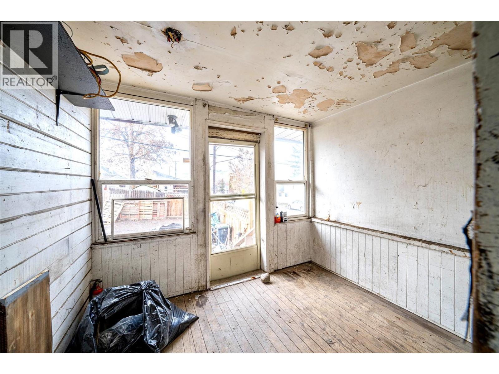 2214 32 Street. Vernon, British Columbia