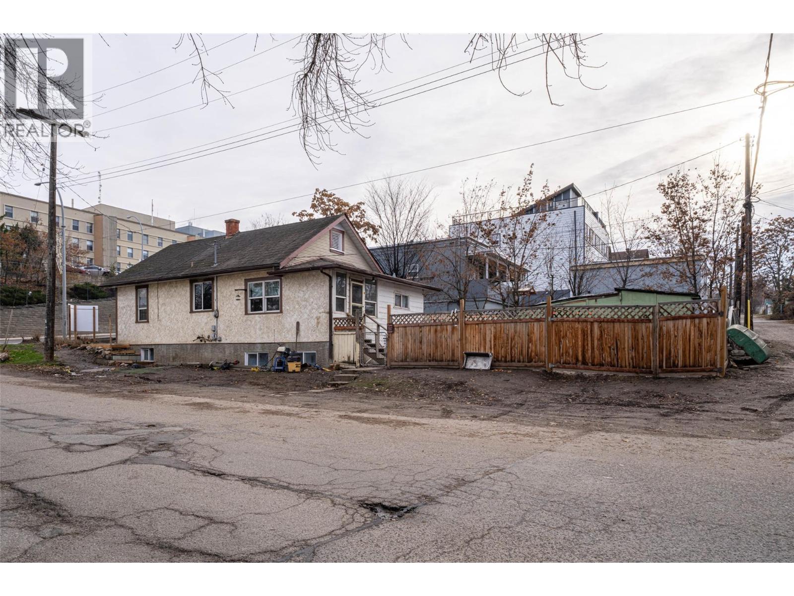 2214 32 Street. Vernon, British Columbia