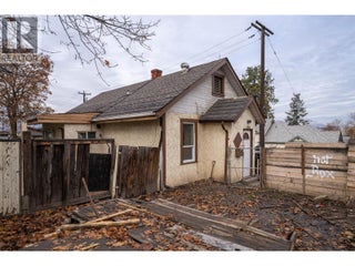 2214 32 Street. Vernon, British Columbia