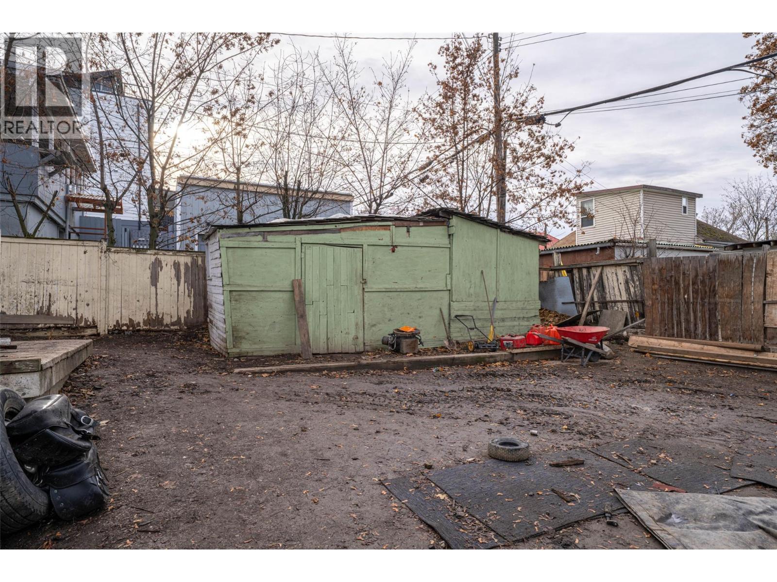 2214 32 Street. Vernon, British Columbia