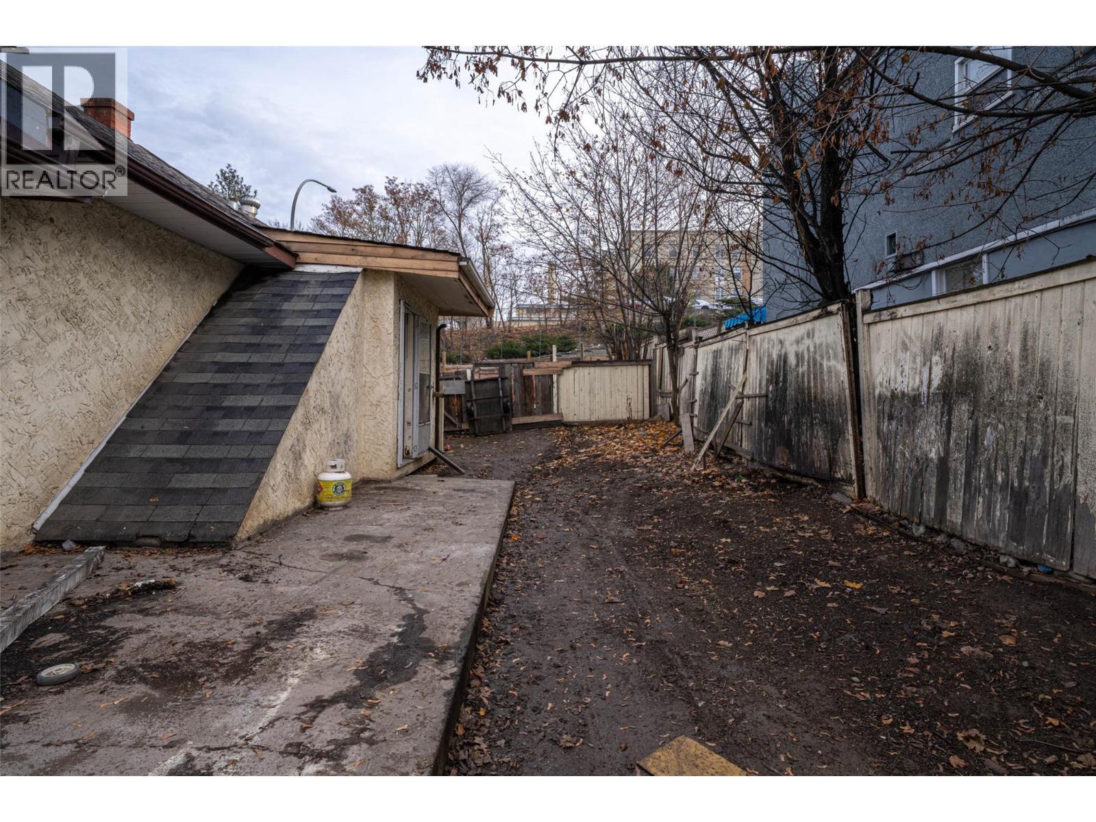 2214 32 Street. Vernon, British Columbia