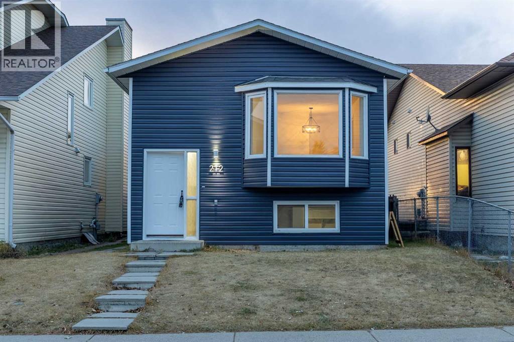 212 Falmere Way Ne, Calgary
