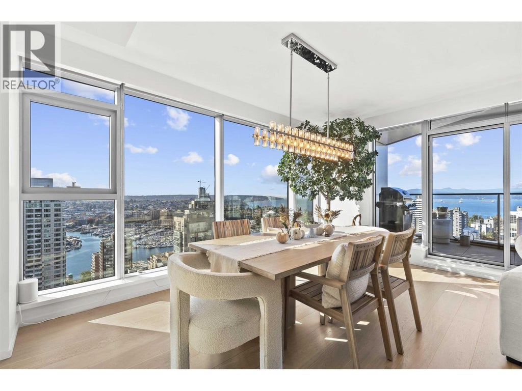 2403 889 Pacific Street, Vancouver