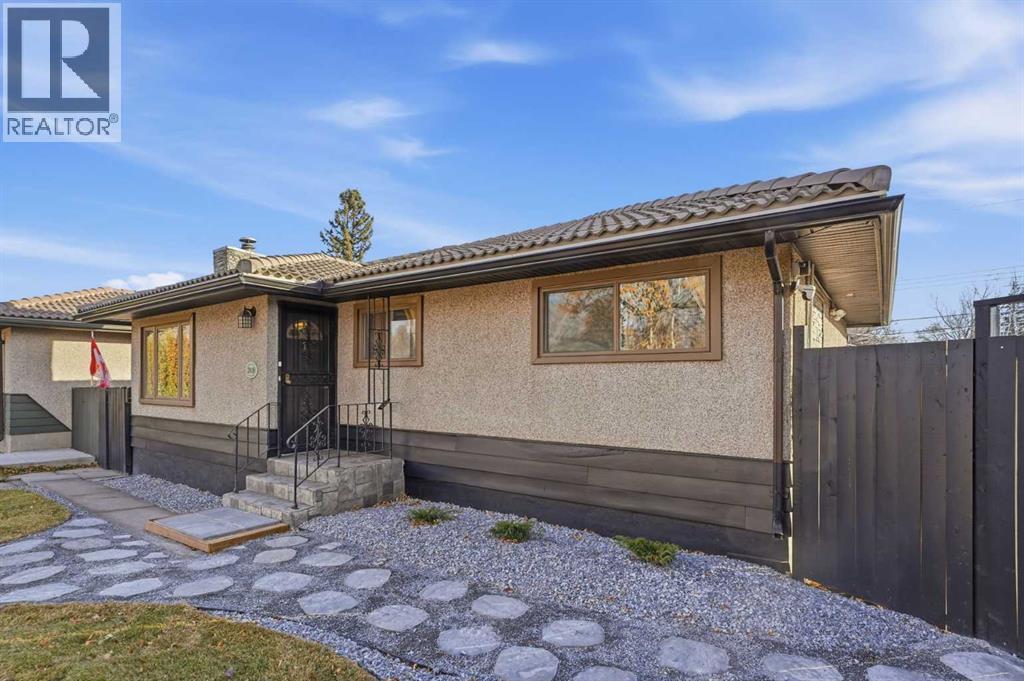 2018 Cottonwood Crescent Se, Calgary