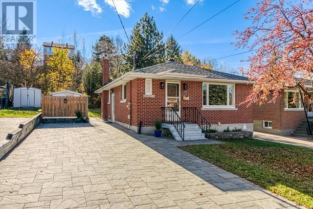 202 Dunvegan Court, Sudbury