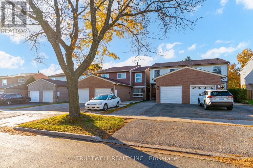 44 Caronia Square, Toronto (malvern)