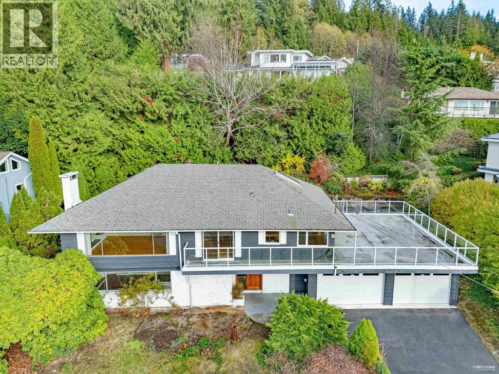 2615 Skilift Place, West Vancouver