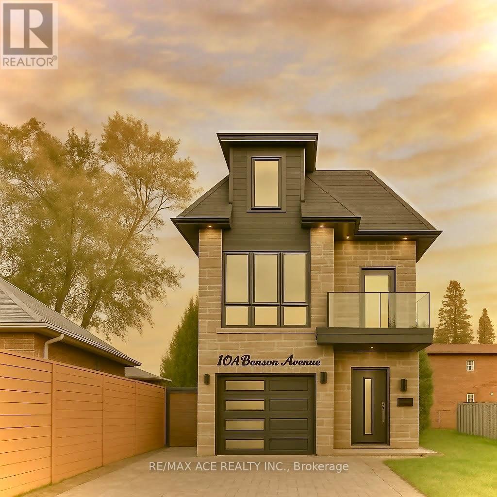 10a Benson Avenue, Mississauga (port Credit)