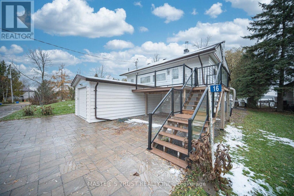16 Birch Island Road, Scugog