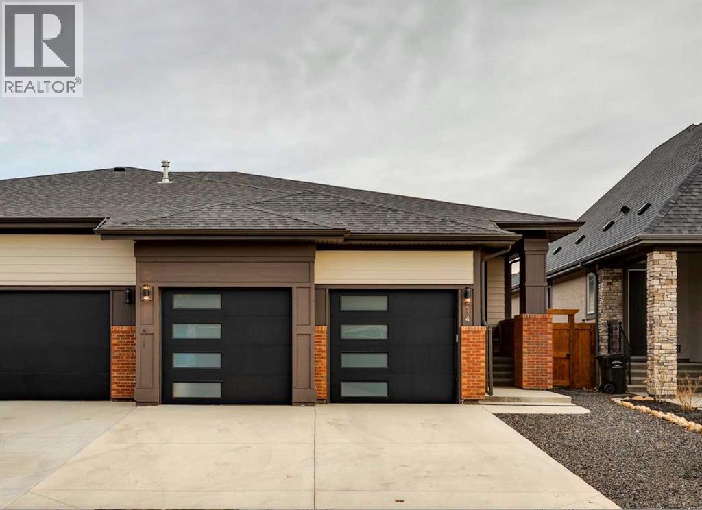 14 Cranbrook Common Se, Calgary