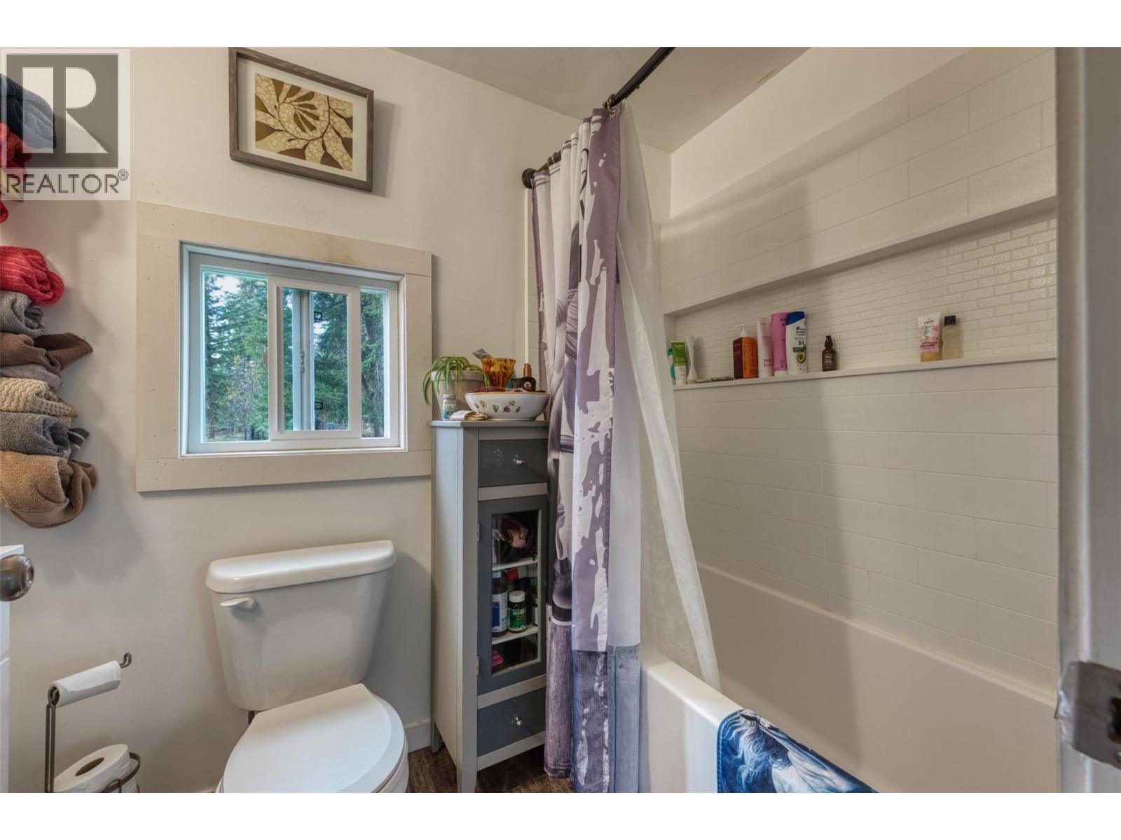 1385 6 Highway. Cherryville, British Columbia