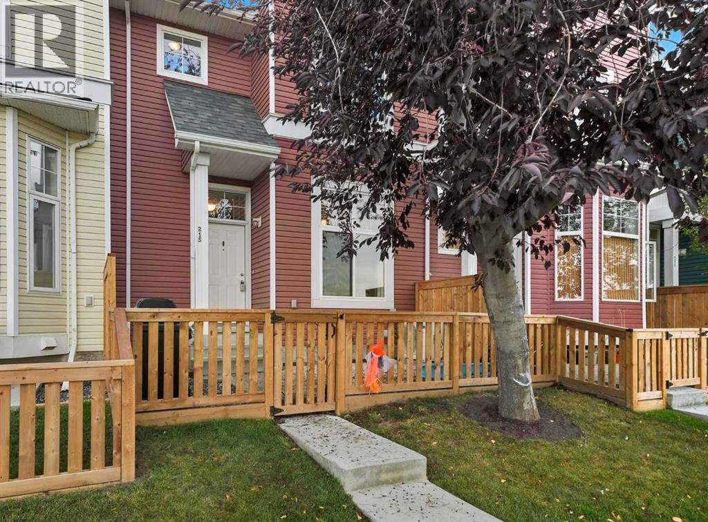 215 Mckenzie Towne Gate Se, Calgary