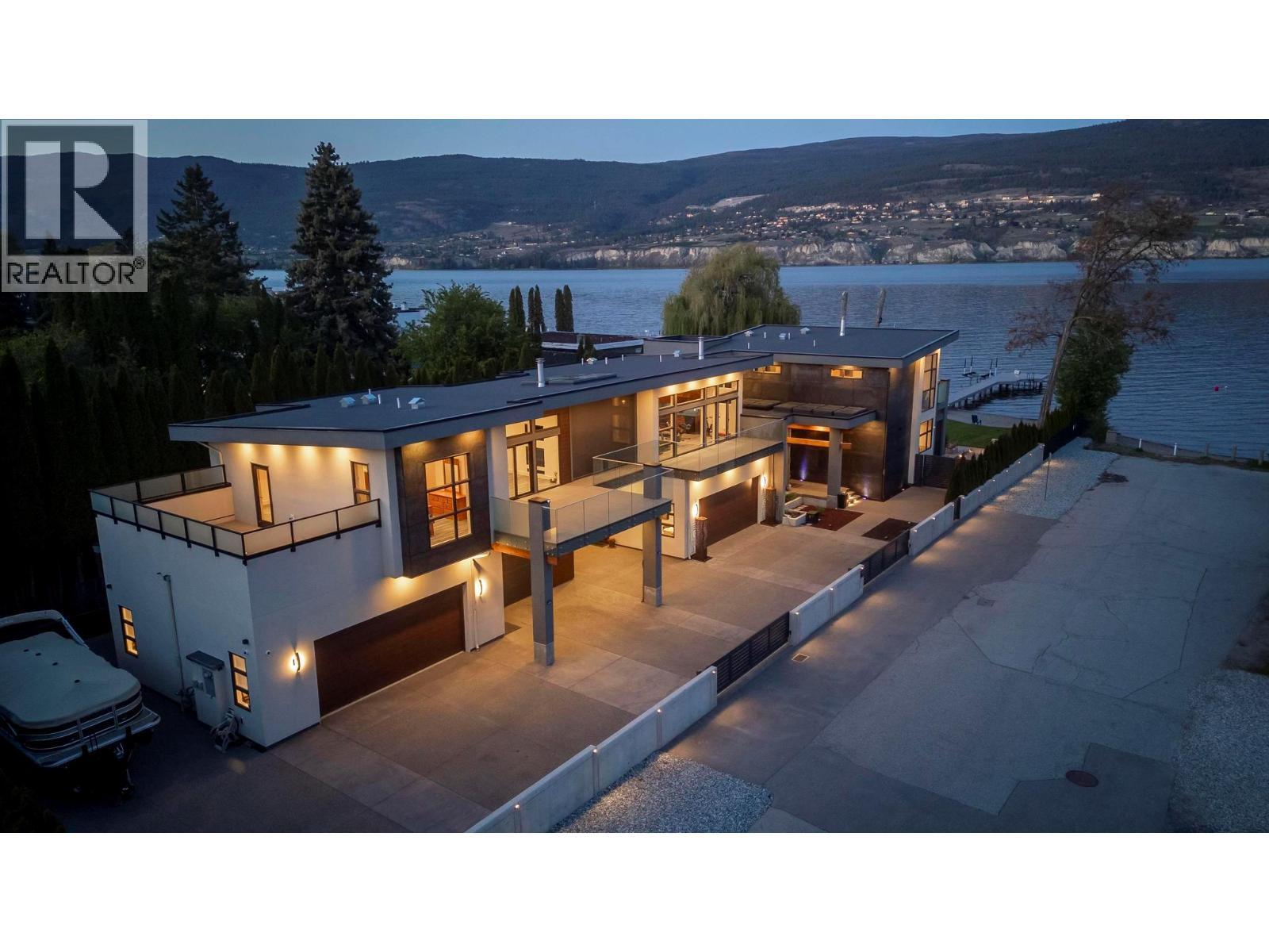 704 Stonor Street. Summerland, British Columbia
