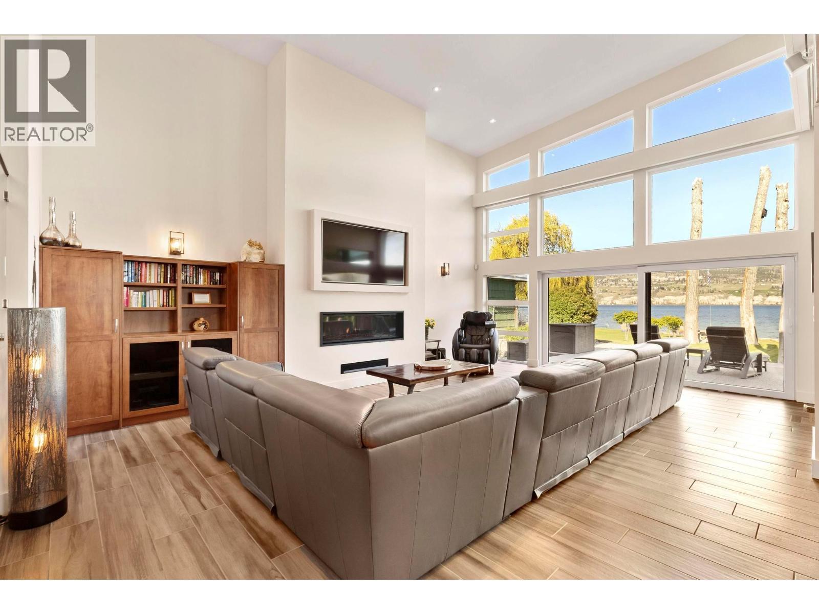 704 Stonor Street. Summerland, British Columbia